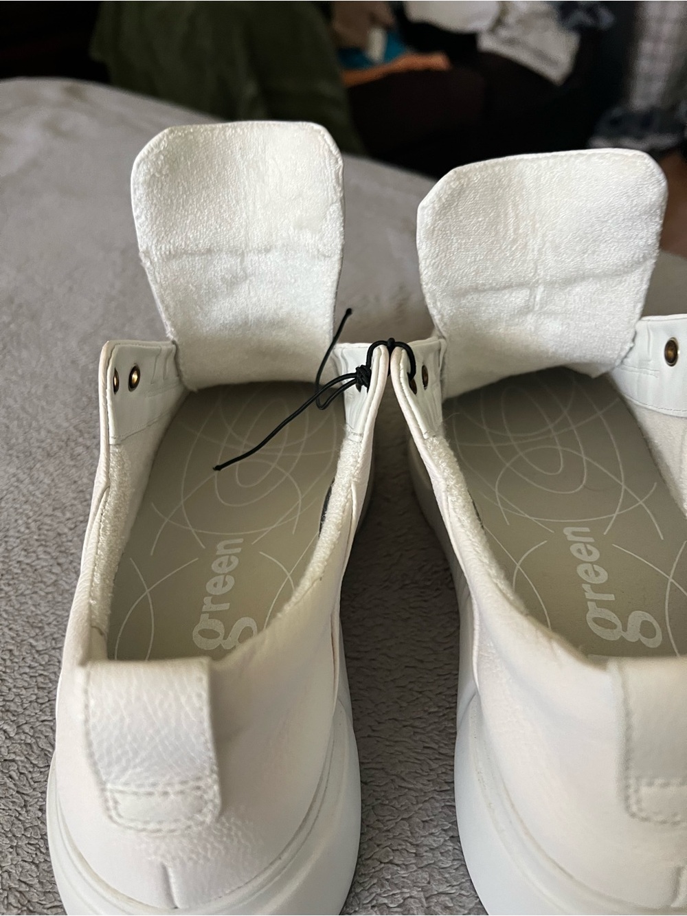 Paul Green White Slip-On Leather Sneakers with Gold Logo - Picture 10 of 14